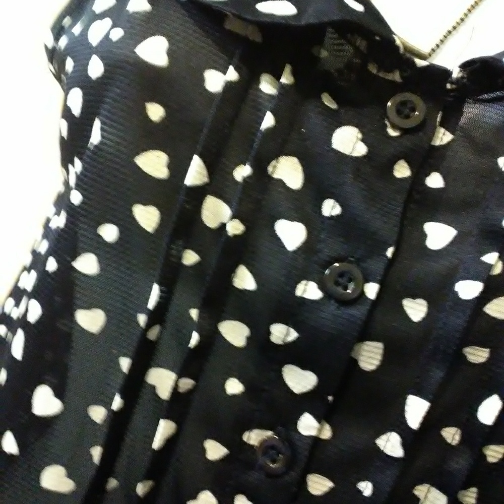 Julie's closet black with white hearts top. Size S - Picture 3 of 3